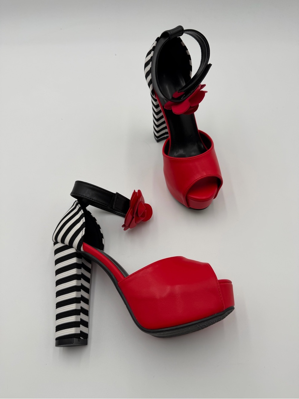 New Vintage Black & White Striped Chunky Heel Platform Sandals Sz 6.5